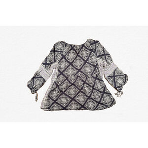 Katie's Kloset Geometric Flowy Blouse